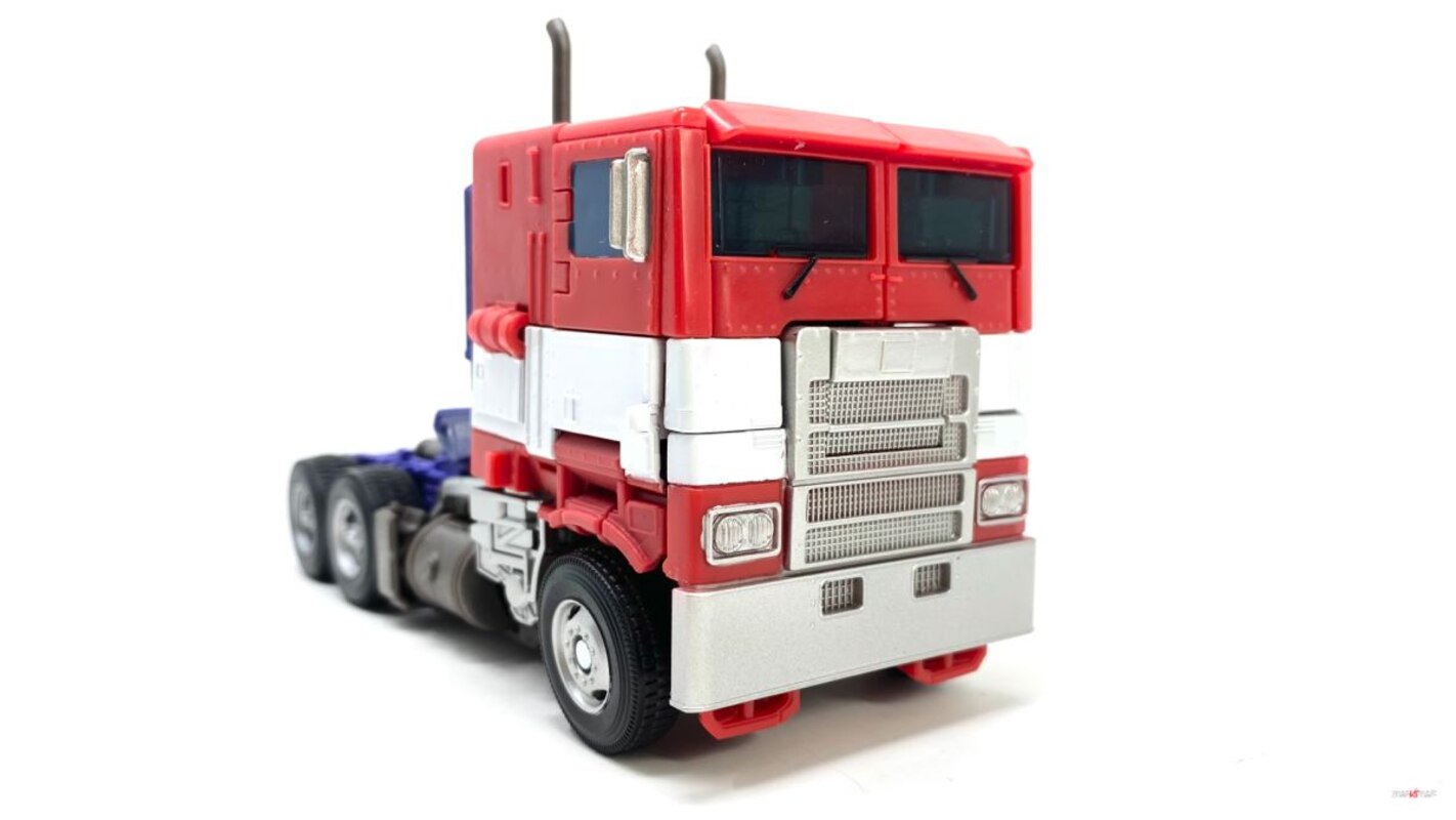 Transformers Premium Finish PF SS-02 Optimus Prime In-Hand Images